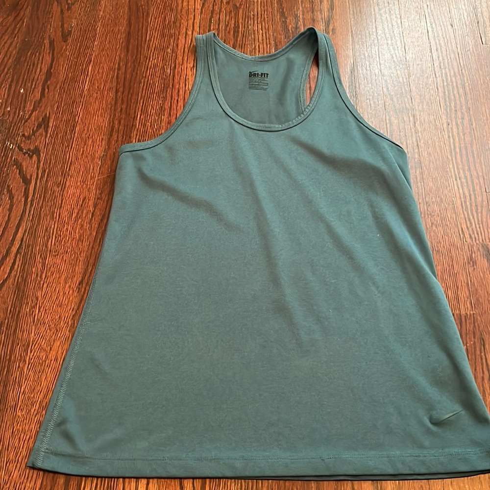 Nike tank